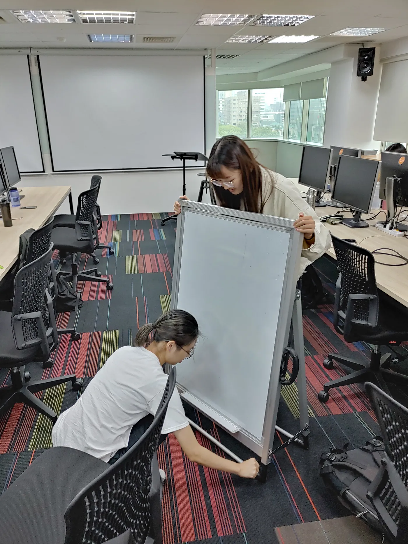 當時的兩位神隊友: Erin & Michelle